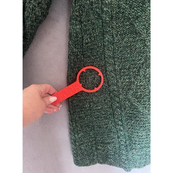 Carraig Donn Cardigan Sz M Green Celtic Knot One Button Irish New Wool FLAWS - Picture 8 of 11